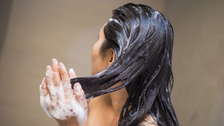 washing hair after facelift